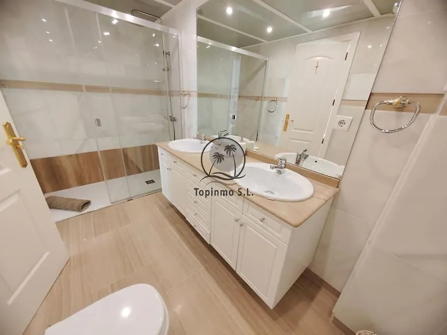 Sunny 3 Bed Apartment Island Puerto Marina بينالماذينا إسبانيا