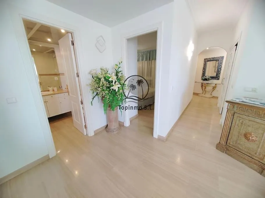 Sunny 3 Bed Apartment Island Puerto Marina بينالماذينا إسبانيا