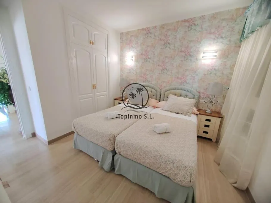Sunny 3 Bed Apartment Island Puerto Marina بينالماذينا