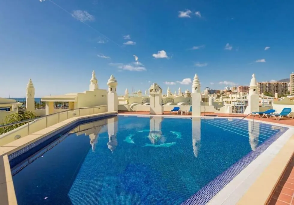 Sunny 3 Bed Apartment Island Puerto Marina بينالماذينا