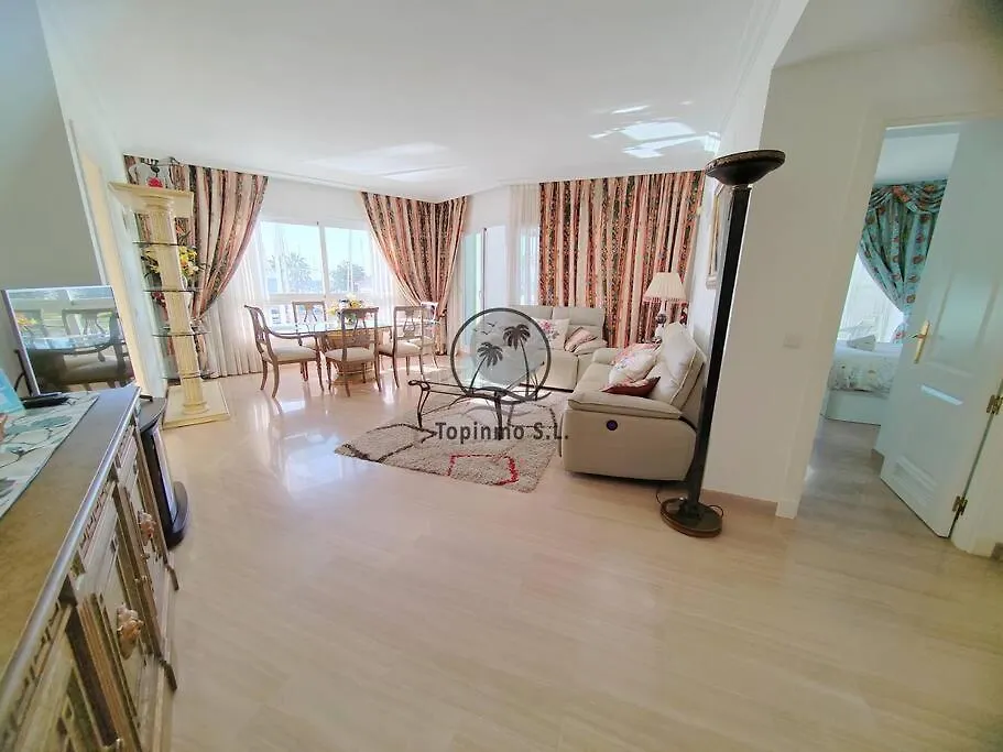 Sunny 3 Bed Apartment Island Puerto Marina بينالماذينا