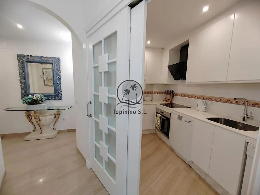 Sunny 3 Bed Apartment Island Puerto Marina بينالماذينا