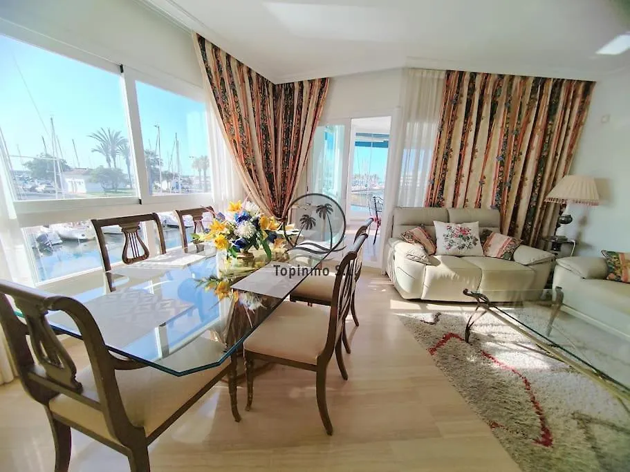 Sunny 3 Bed Apartment Island Puerto Marina بينالماذينا