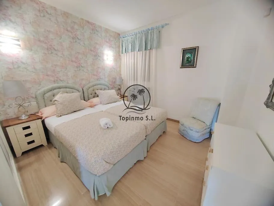 Sunny 3 Bed Apartment Island Puerto Marina بينالماذينا