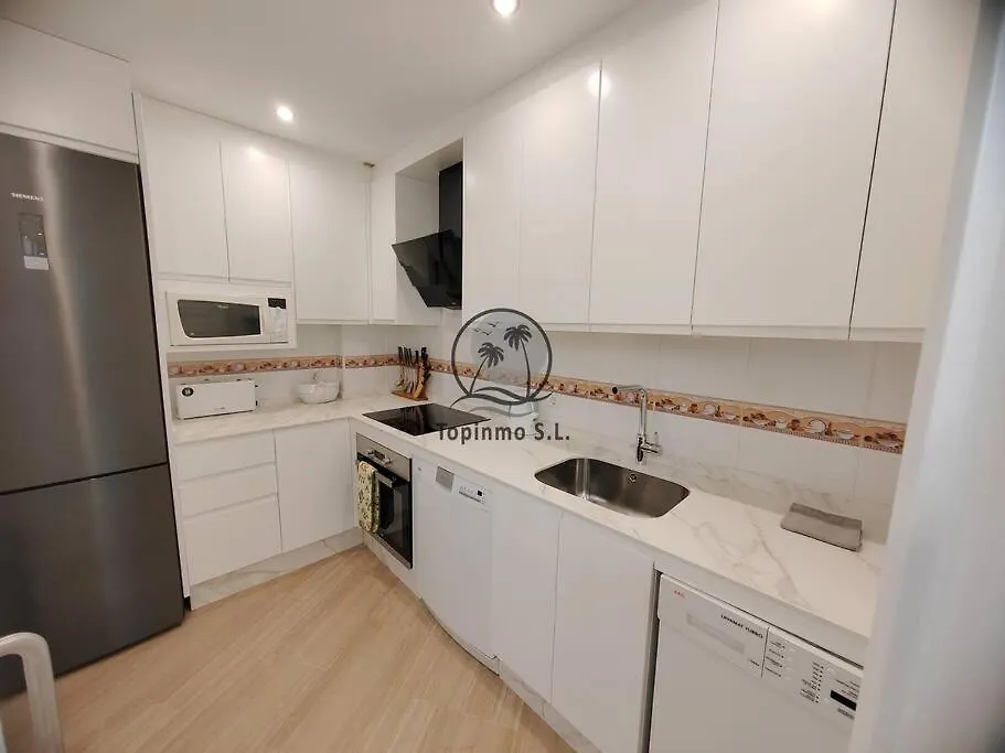 Sunny 3 Bed Apartment Island Puerto Marina بينالماذينا إسبانيا