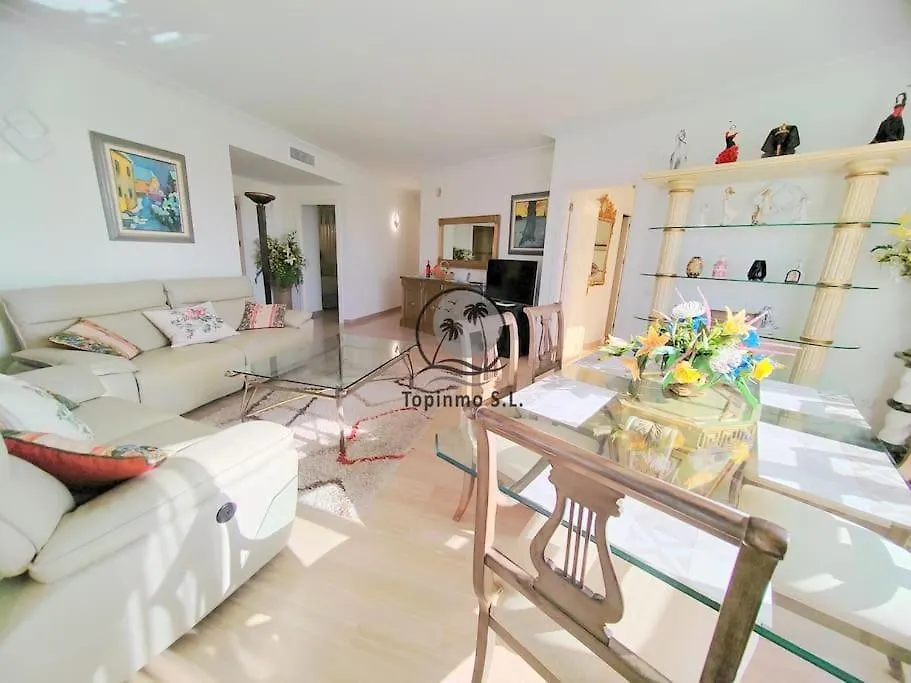 Sunny 3 Bed Apartment Island Puerto Marina بينالماذينا