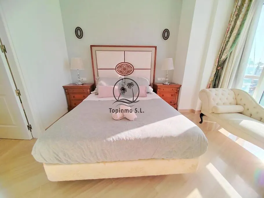 Sunny 3 Bed Apartment Island Puerto Marina Benalmádena İspanya